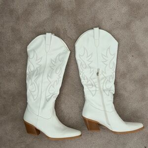 Size 9 White Cowgirl Boots